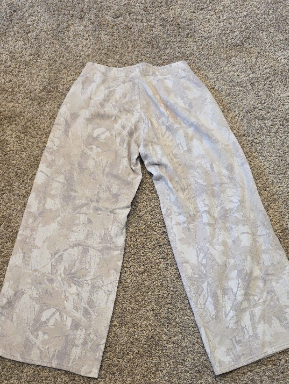 Hollister Neutral Tone Wide-Leg Camo Sweatpants - Picture 4 of 4